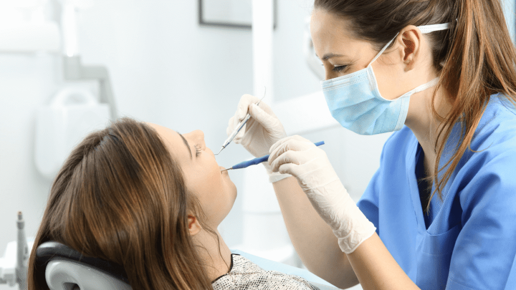 What is the Difference Between Endodontist and Periodontist? 1 What is the Difference Between Endodontist and Periodontist What is the Difference Between Endodontist and Periodontist?